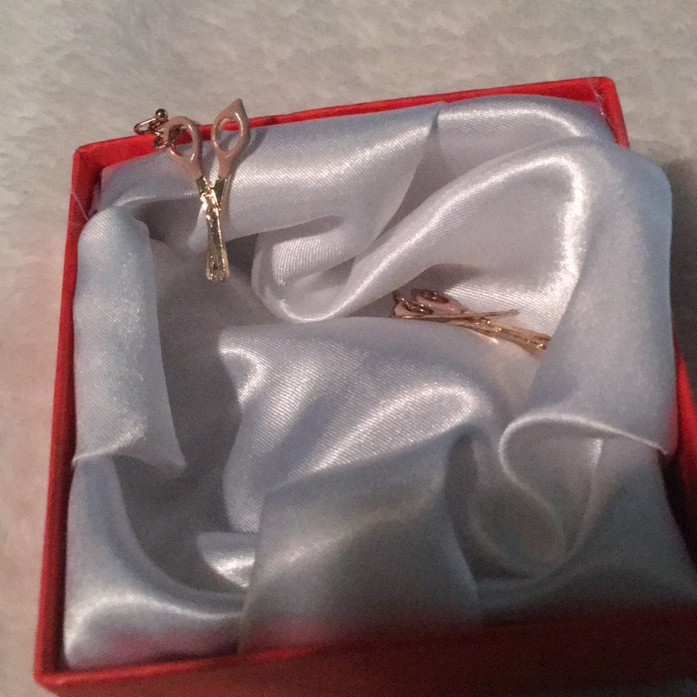 Accessories - Picture 3 of 5